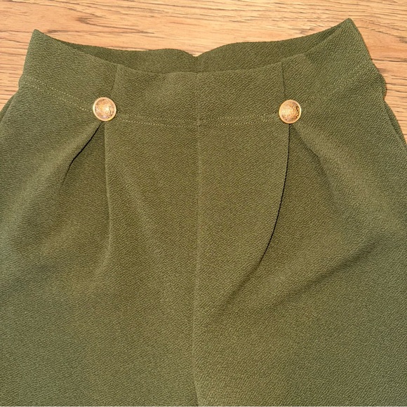 Petite Dress pants office wear size small gold buttons - Picture 3 of 4